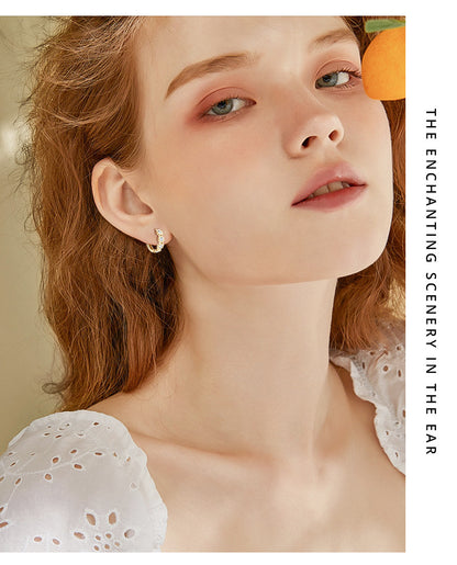 Daisy flower moissanite ear ring